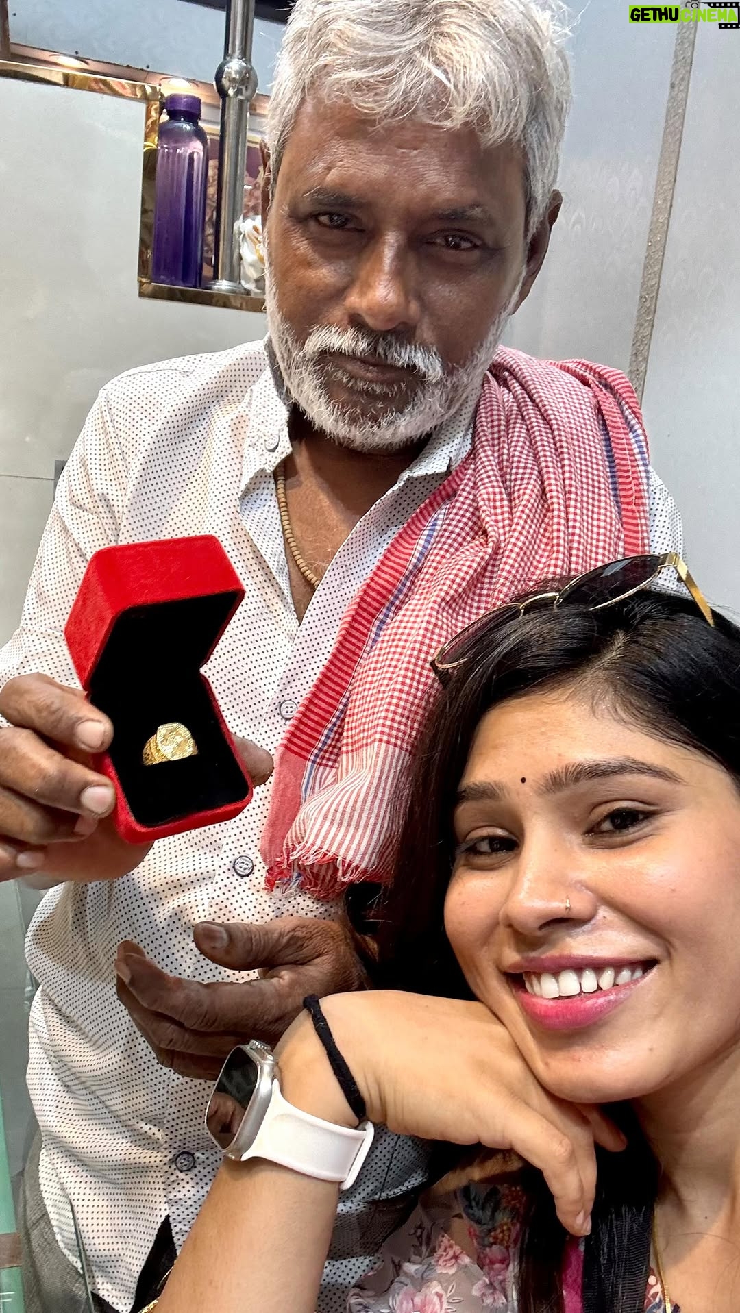 Aarti Sahu - 164.6K Likes - पिता की दौलत नहीं, साया ही काफी है! 🥹Happy Father’s Day 🥰🌍 #reels #trending #fathersday #happyfathersday #smile
