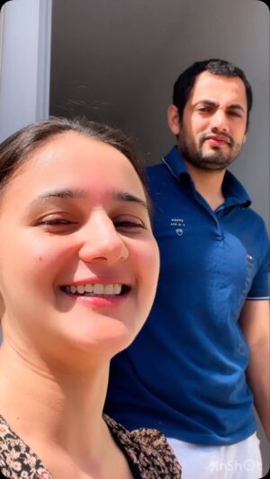 Aarti Singh Instagram - Sunlo ❤️😂