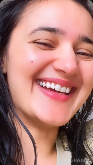 Aarti Singh Instagram - Ke Hal h 🙌🏻😎🤧 #love