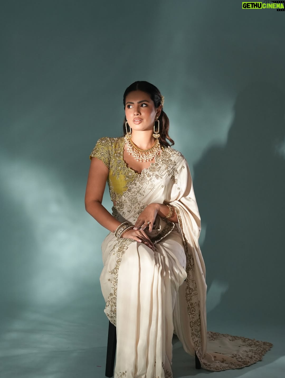 Aashna Hegde - 204.5K Likes - nothing I would ever change about this look!!! 
from this being the first saree we saw, to the jewels & mogra in the hair @dollaypop brought all our ideas together so beautifully!!! I FELT SO BEAUTIFUL 🤍

Outfit: @mrunalinirao @amigos.rizwan 
Jewellery: @tribebyamrapali @elsolstrategicconsultants

Shot by: @shooby.mp4
Styled by: @dollaypop
Asst: @parisajnani @maanyasaigal 
Hair: @bridesbysampada 
Draped by: @drape_neha