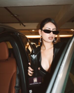 Aashna Hegde Instagram - FASHION CREATOR OF THE YEAR ♠️

thankyou so much @myntra @graziaindia & the jury!! 🏆
& a BIG thankyou to ALL OF YOU🥹

styled by @robertson_lyngdoh_ we turned it around!!! YESS!
tuxedo gown @tweed.and.twine
bag & sunnies @ysl 
jewellery @simranchhabrajewels @ascend.rohank @ishhaara