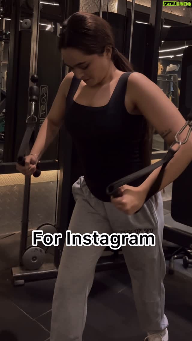 Aastha Sarkar - 425 Likes - 🎥 What you see on Instagram: Perfect fitness reel.
What actually happens: 27 retakes, 3 “wait wait wait”, and 1 “acha light toh check kar lo!” 😂💪

At 90° Fitness, fun is always welcome —
but building muscle is what we’re known for. 💯🔥

Presenting the behind-the-scenes madness ft. our powerhouse — @aastha
One reel, unlimited fun… and yes, those reps still count! 😎

💥 Fitness meets Filmy
🎬 Content meets Cardio
Only at 90° Fitness — where reels are shot and results are built. 😉

#90DegreeFitness #ReelWaliWorkout #AasthaAt90Degree #FunAndFitness #MusclesAndMadness #InstaVsReality #fitnesswithpurpose