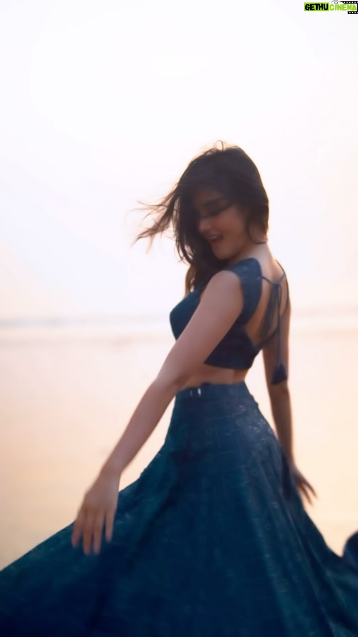 Aayushi Verma - 256.1K Likes - Pyaar tumse hai💙 

. 🎥 : @saurabh_sonkar 

.
#sadqay