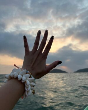 Aayushi Verma Instagram - Latelyyy🌊🐚🧜♀️🏝️🌸