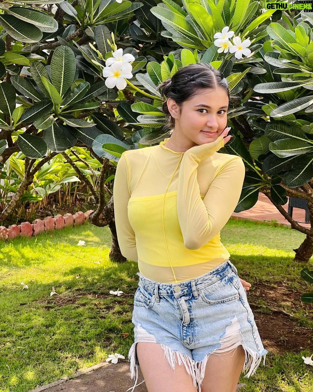 Aayushi Verma - 480.9K Likes - Latelyyy🌊🐚🧜‍♀️🏝️🌸