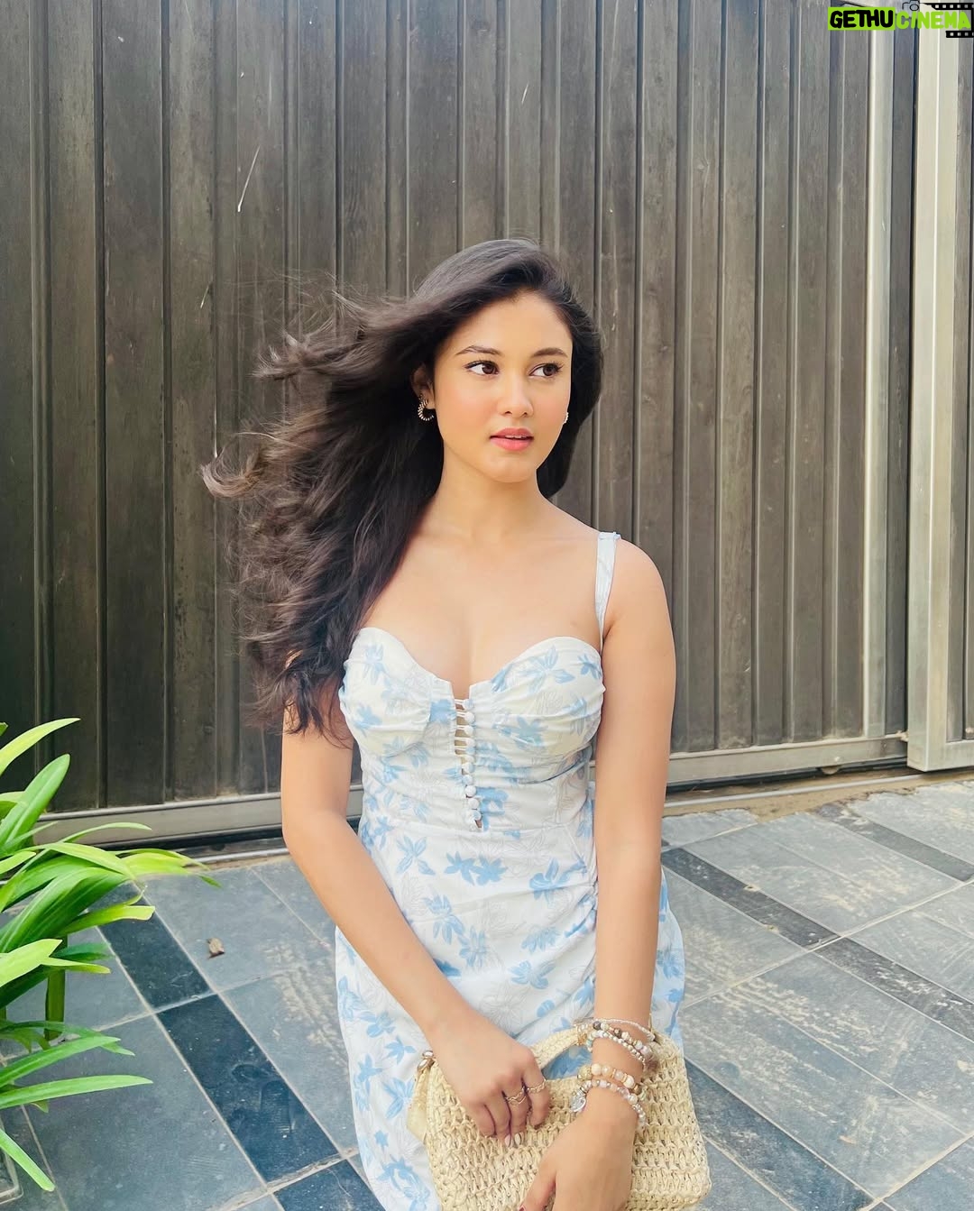 Aayushi Verma - 275.5K Likes - I guess I was meant to be yours🕊️