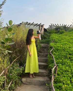 Aayushi Verma Instagram - my camera roll never sleeps 🌾🌸🌊🍃✨
.
📍- @project_karjat