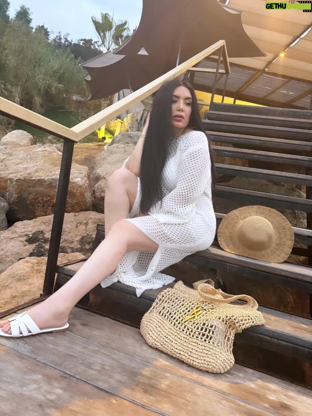 Abeer Sabry - 26K Likes - بدايه اي تغيير هي معرفه قيمه ذاتك🫶 🏞🌞 #abeer_sabry #ماشاء_الله #بيروت