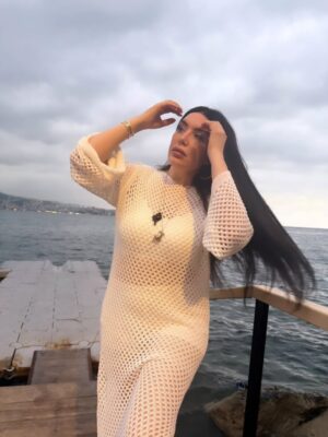 Abeer Sabry Instagram - بدايه اي تغيير هي معرفه قيمه ذاتك🫶 🏞🌞 #abeer_sabry #ماشاء_الله #بيروت