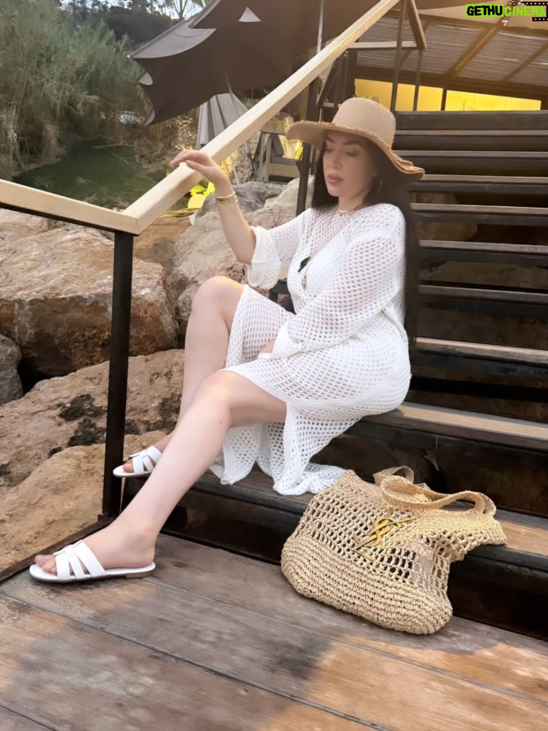 Abeer Sabry - 26K Likes - بدايه اي تغيير هي معرفه قيمه ذاتك🫶 🏞🌞 #abeer_sabry #ماشاء_الله #بيروت