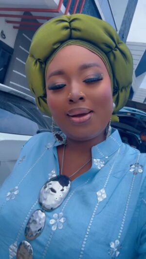 Adebimpe Oyebade Instagram - Sneak peek 🫣👀 Are you even ready ?😃
Guess/Tag our new ALHAJI ? 👇 🤣
Currently Cooking good for MobimpeTv @mobimpetv while we anticipate the release of THE PSYCHOPATHS final saga dropping this month 🥰
Meanwhile, HAVE You watched MY MIRACLE ? That movie ? Very 🥵
Go see my miracle and between us now on YouTube via MobimpeTv. Love yall 💃❤️