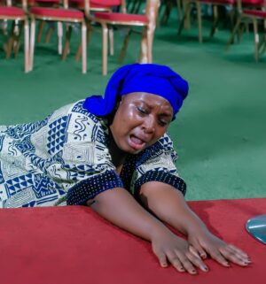 Adebimpe Oyebade Instagram - One of the most powerful scenes in MY MIRACLE😢
What do you think about this scene? The reconnection scene between ABIMBOLA, FOLAJIMI @babatunde_aderinoye and the father @antarthywill
The power of forgiveness. The power of prayers.
Do you believe in miracles? Do you believe God answers prayers!
Final note this night: Prayer works! Forgiveness heals! Watch MY MIRACLE!
Please watch MY MIRACLE only on MOBIMPE TV 🙏🏼 I’m so tired of these impersonators already🤦♀️