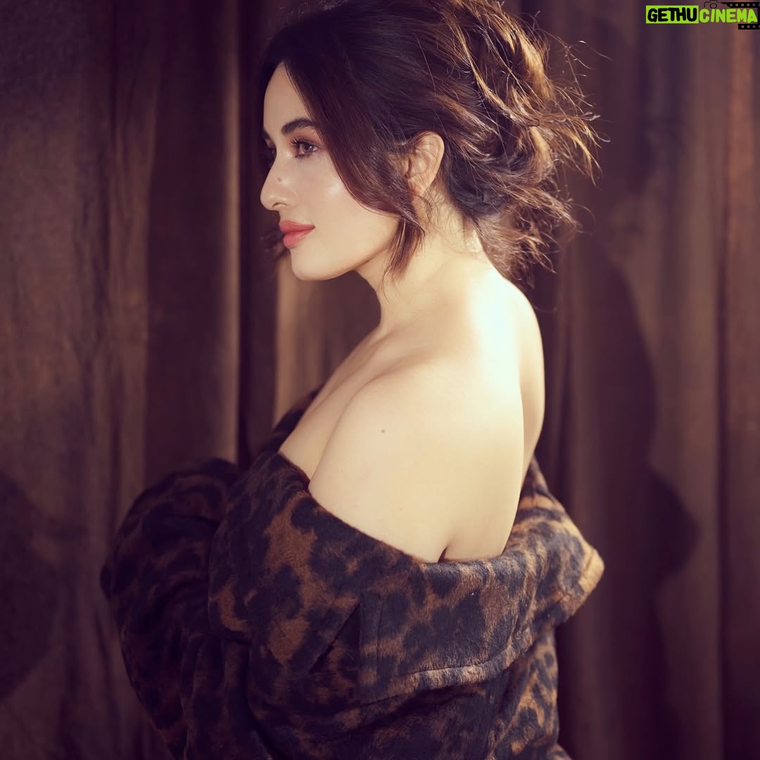 Aditi Budhathoki - 86K Likes - ♥️💫

📸 @deepak_das_photography 
Mua: @sunnyroyy_official
Studio: @deekad_creations
