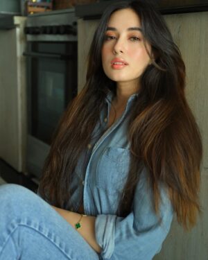 Aditi Budhathoki Instagram - ❤️
📸 @deepak_das_photography