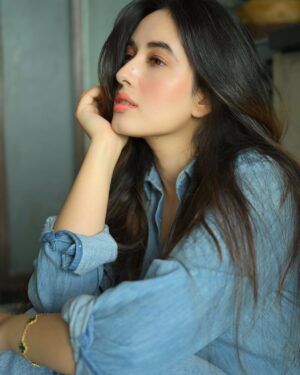 Aditi Budhathoki Instagram - ❤️
📸 @deepak_das_photography