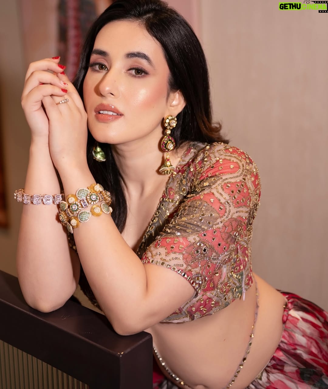 Aditi Budhathoki - 87.9K Likes - 💫🌟
Makeup & Hair:- @afreen_makeupartist 
Outfit: @mahimamahajanofficial 
Shot by: @kakali_das_photography 
Styled by: @styled_bytan 
Jewellery: @mkjewels_india 
Location: @perniaspopupshop
