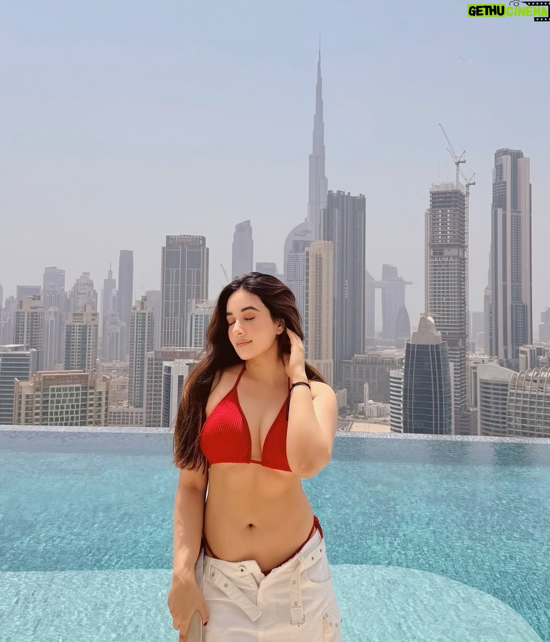 Aditi Budhathoki - 85.2K Likes - ☀️ ☀️ 

@thelanadubai

#dubai2025
