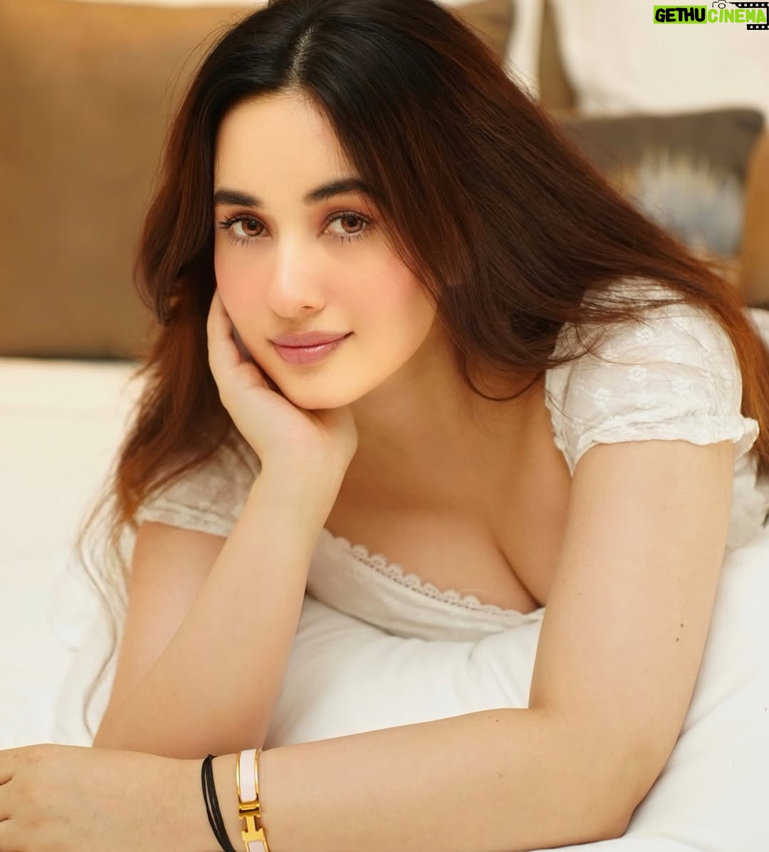 Aditi Budhathoki - 63.7K Likes - 🤍🤍🤍
📸 @shivachiliveri1