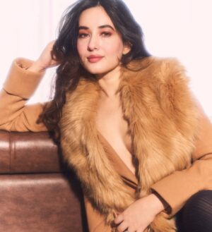 Aditi Budhathoki Instagram - 🤎
Shot by : @amannagoshe