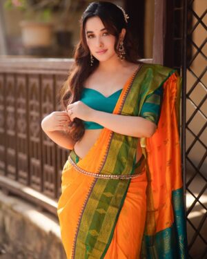Aditi Budhathoki Instagram - Nari in saree 🕊️🕊️🕊️
📸 @pixelpassionfotography
Mua : @sunnyroyy_official