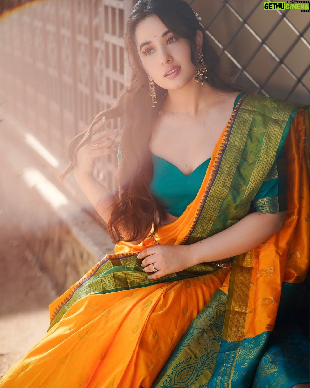 Aditi Budhathoki - 65.7K Likes - Nari in saree 🕊️🕊️🕊️

📸 @pixelpassionfotography 
Mua : @sunnyroyy_official