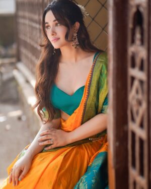 Aditi Budhathoki Instagram - Nari in saree 🕊️🕊️🕊️
📸 @pixelpassionfotography
Mua : @sunnyroyy_official