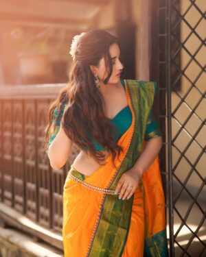 Aditi Budhathoki Instagram - Nari in saree 🕊️🕊️🕊️
📸 @pixelpassionfotography
Mua : @sunnyroyy_official