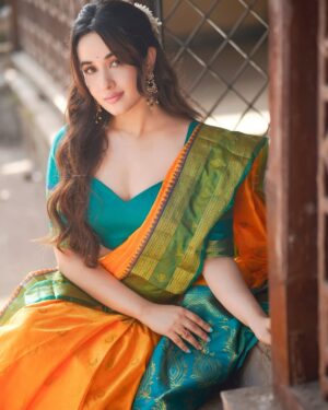 Aditi Budhathoki Instagram - Nari in saree 🕊️🕊️🕊️
📸 @pixelpassionfotography
Mua : @sunnyroyy_official