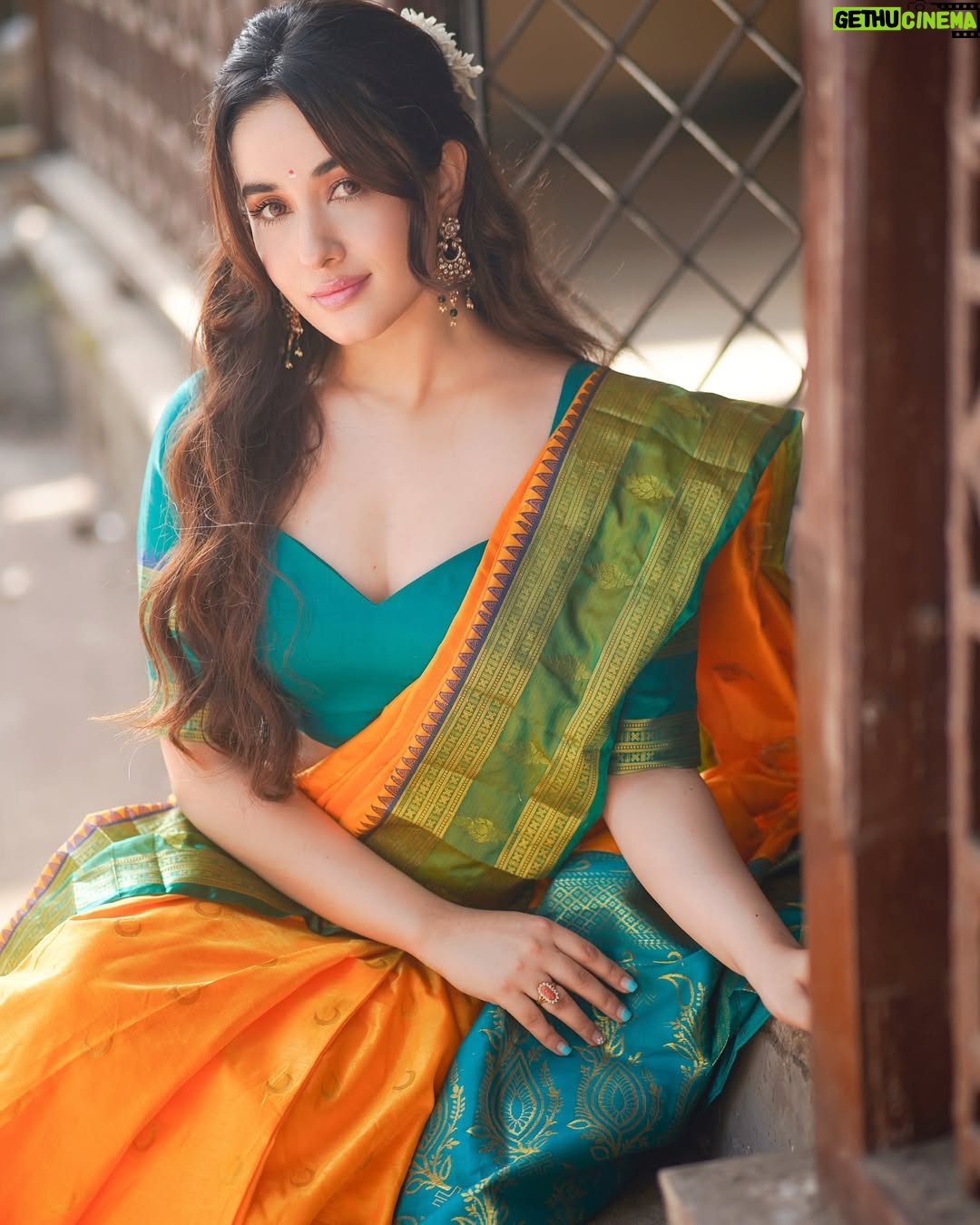 Aditi Budhathoki - 65.7K Likes - Nari in saree 🕊️🕊️🕊️

📸 @pixelpassionfotography 
Mua : @sunnyroyy_official