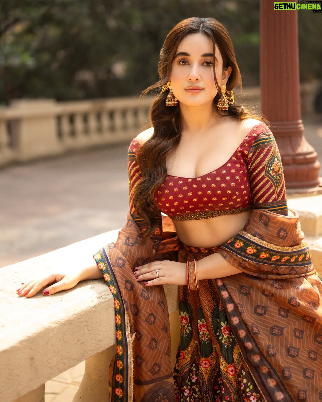 Aditi Budhathoki - 61.9K Likes - ♥️

📸 @theabhivalera 
Outfit: @falgunishanepeacockindia 
Mua: @sunnyroyy_official