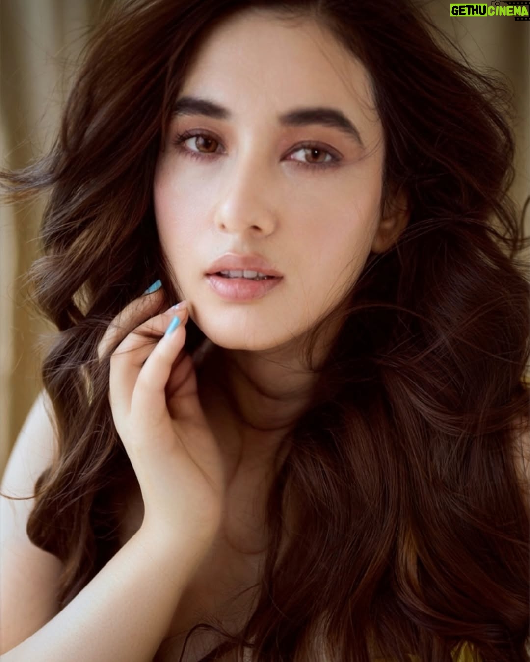 Aditi Budhathoki - 65.4K Likes - I find my happiness where the sun shines ☀️ 

Shot by : @deepak_das_photography 
Mua: @sunnyroyy_official 
@deekad_creations 
Outfit: @houseofcb