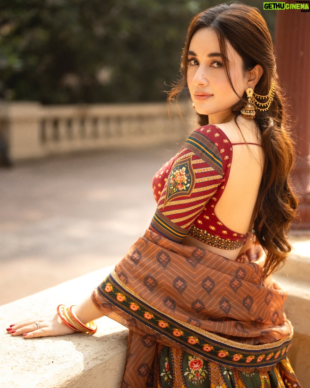 Aditi Budhathoki - 61.9K Likes - ♥️

📸 @theabhivalera 
Outfit: @falgunishanepeacockindia 
Mua: @sunnyroyy_official