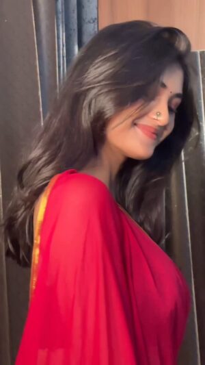 Aditi Tripathi Instagram - 🫣♥️ @iaditipandit 
.
.#aditipandit #reelsinstagram #instagram #viral
