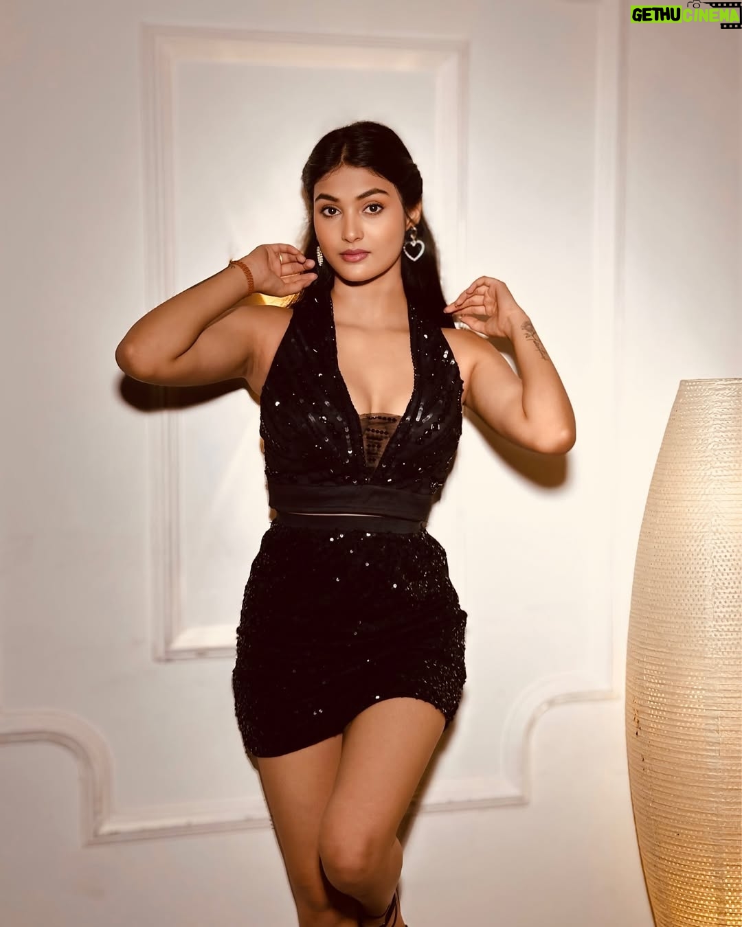 Aditi Tripathi - 69.3K Likes - 🖤🎀 @iaditipandit 
.
.
#aditipandit #newpost #photoshoot #fyp