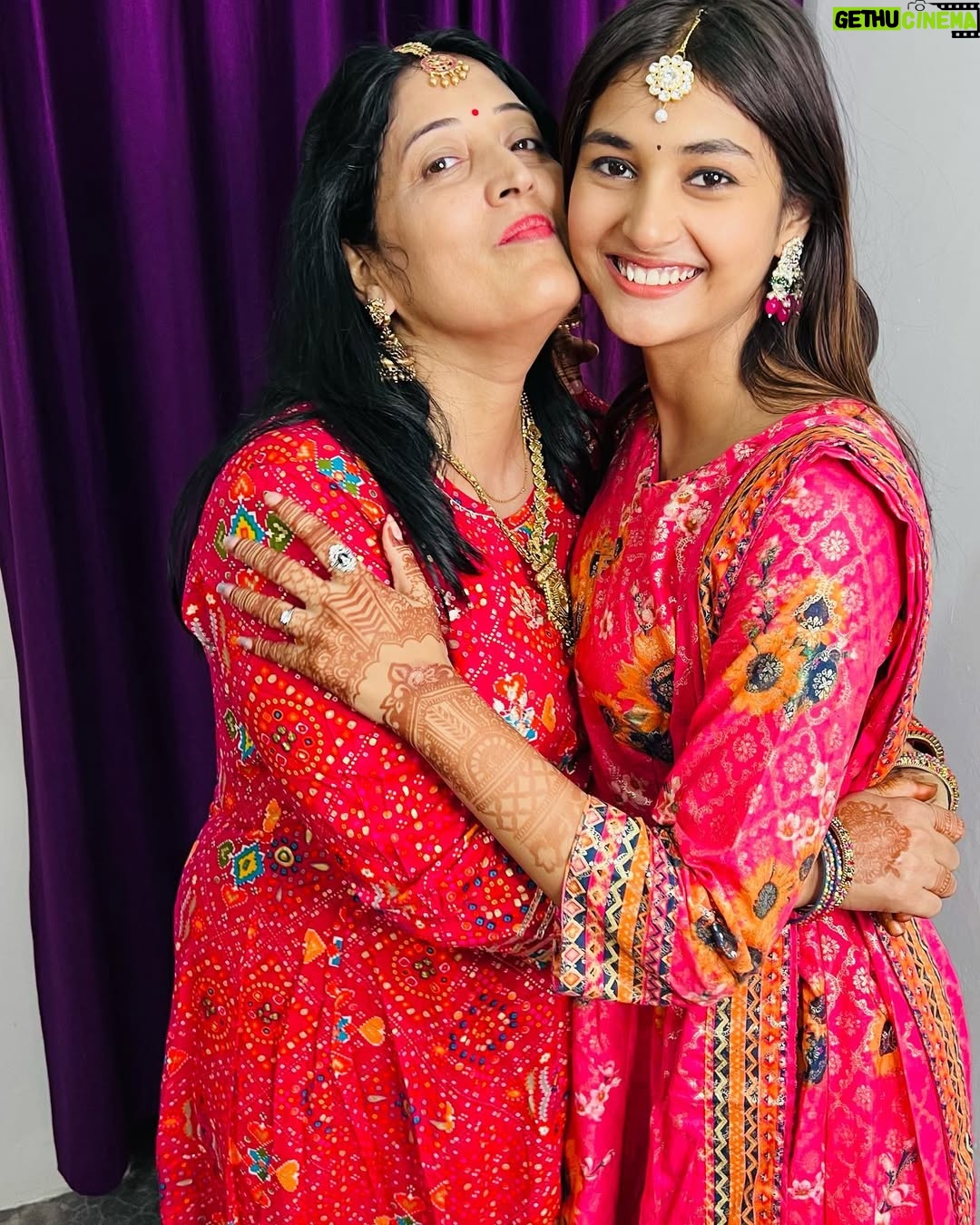 Aditi Tripathi - 59K Likes - Post Diwali pics😂❤️ @iaditipandit 
.
.
#iaditipandit #picoftheday #diwali