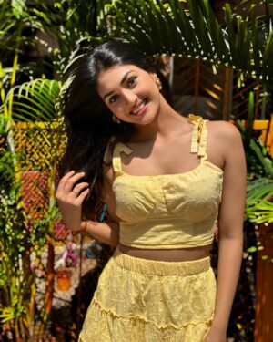 Aditi Tripathi Instagram - 💛💛
Credit- @rewatiupadhyay__ 😂♥️

#aditipandit