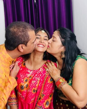 Aditi Tripathi Instagram - Post Diwali pics😂❤️ @iaditipandit 
.
.
#iaditipandit #picoftheday #diwali