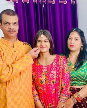 Aditi Tripathi Instagram - Post Diwali pics😂❤️ @iaditipandit 
.
.
#iaditipandit #picoftheday #diwali