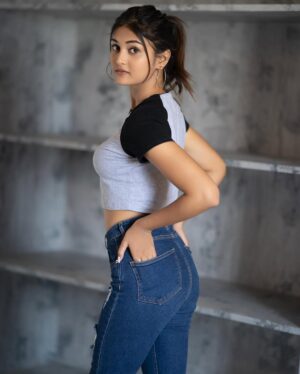 Aditi Tripathi Instagram - It’s ok to be not ok.♥️ @iaditipandit 

Click- @shekhar_jay 
.
.
#aditipandit #newpost #instagram
