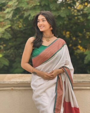 Aditi Tripathi Instagram - आजा पिया तोहे प्यार दूँ ।♥️🧿 @iaditipandit 
Wearing- @suta_bombay 
.
.
#aditipandit #newpost #instagram