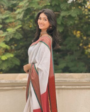 Aditi Tripathi Instagram - आजा पिया तोहे प्यार दूँ ।♥️🧿 @iaditipandit 
Wearing- @suta_bombay 
.
.
#aditipandit #newpost #instagram