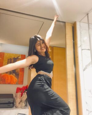 Aditi Tripathi Instagram - Black 🖤 @iaditipandit 
.
.
#aditipandit #newpost #blackdress