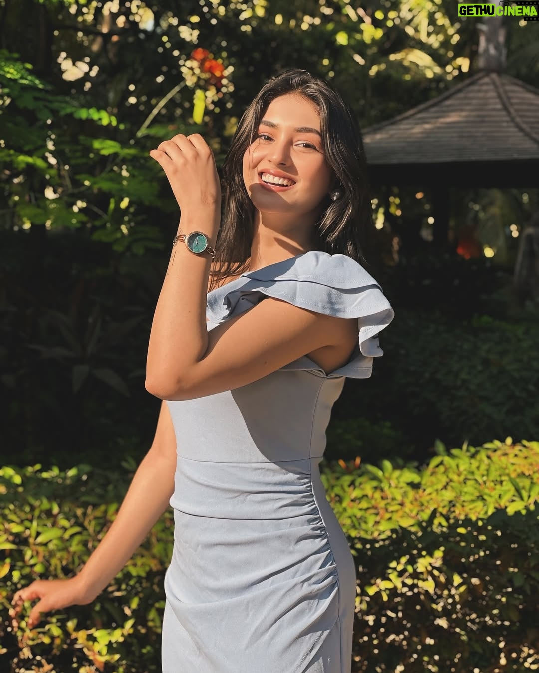 Aditi Tripathi - 97.6K Likes - When the sun slaps you🙈🫠 @iaditipandit 
.
.
#aditipandit #newpost #instagood