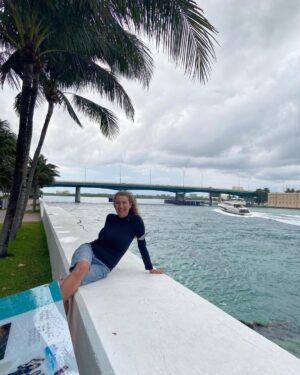 Adriana Arango Instagram - Días simples, maravillosos, completos…. Inolvidables ❤️❤️🌸🌸🌸🌸🌸🌸