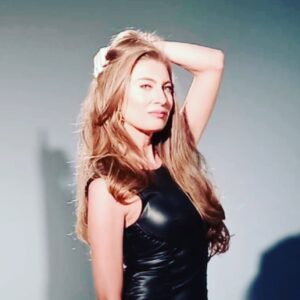 Adriana Arango Instagram - Y de doña Ligia...corte a...Rosa, la mala.
 #lanietaelegida 
#lareinadelflow2
