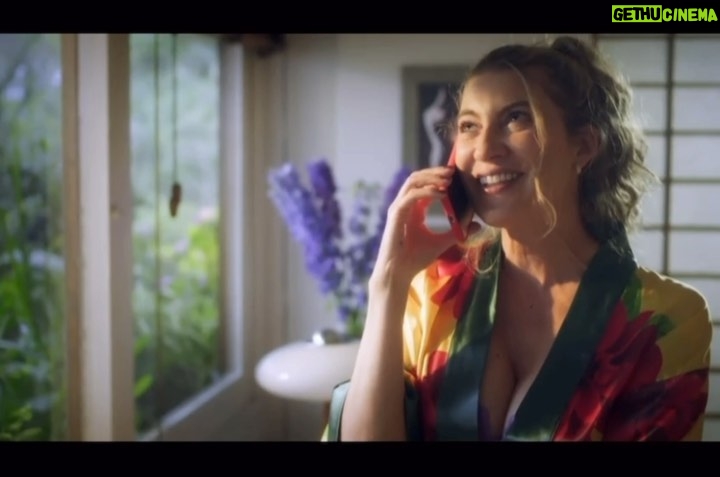Adriana Arango - 4.5K Likes - Les presento a mi nuevo personaje Violeta Dávila, es la amiga que todos queremos tener! En Ana de Nadie, de lunes a viernes 9 y 30 pm canal rcn (Colombia) y muy pronto en una plataforma que todavía no nos dicen, pero apenas sepa les cuento. 💋💋💋💋