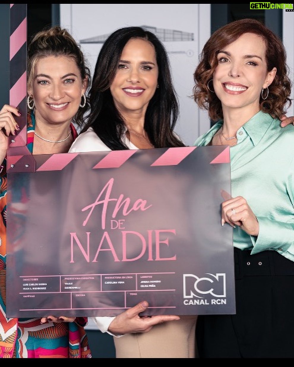 Adriana Arango - 6.4K Likes - Y arrancó esto!!! #anadenadie muy pronto por @canalrcn una historia de esas para no despegarse…. Personajes maravillosos , ya quiero que salga al aire y ustedes queden tan pegados como yo ❤️❤️❤️❤️