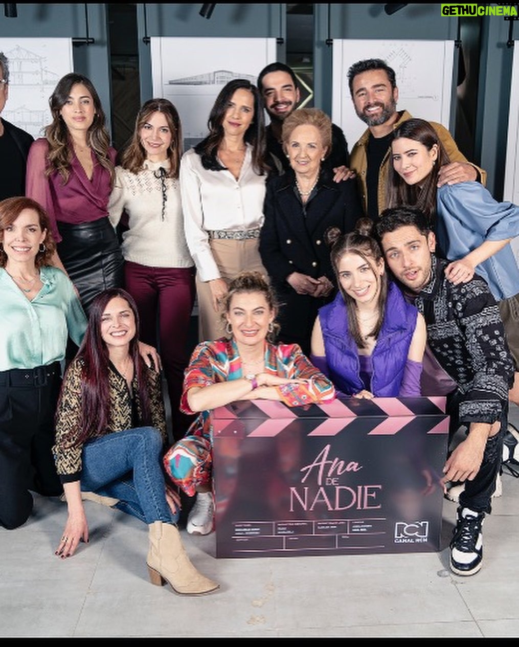 Adriana Arango - 6.4K Likes - Y arrancó esto!!! #anadenadie muy pronto por @canalrcn una historia de esas para no despegarse…. Personajes maravillosos , ya quiero que salga al aire y ustedes queden tan pegados como yo ❤️❤️❤️❤️