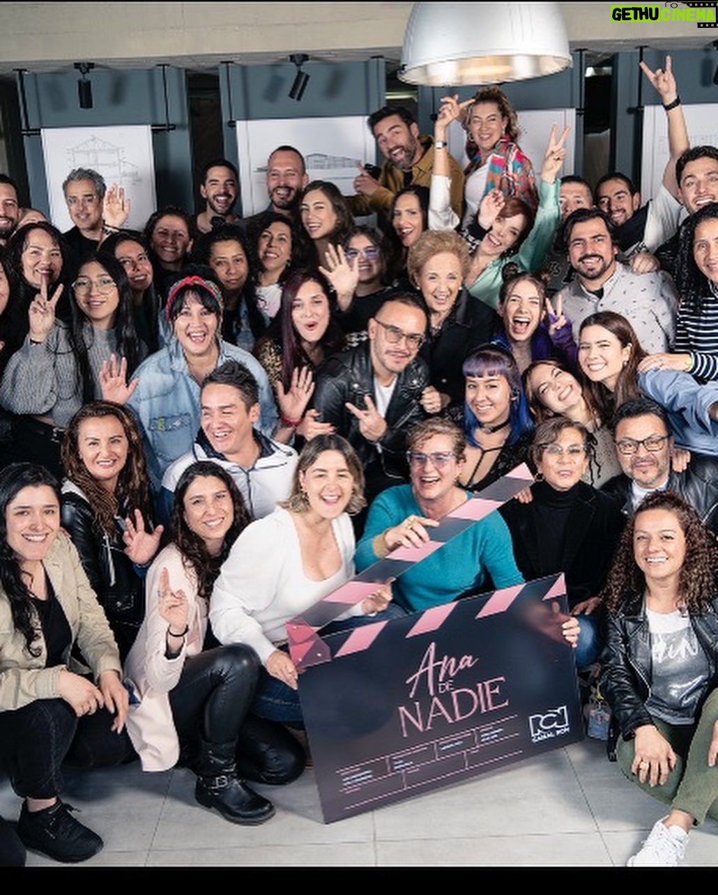 Adriana Arango - 6.4K Likes - Y arrancó esto!!! #anadenadie muy pronto por @canalrcn una historia de esas para no despegarse…. Personajes maravillosos , ya quiero que salga al aire y ustedes queden tan pegados como yo ❤️❤️❤️❤️