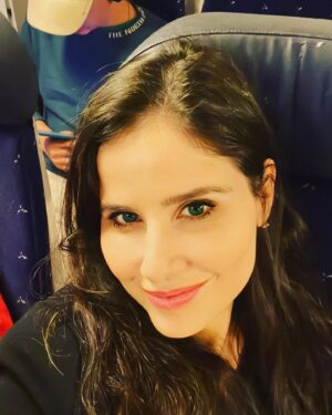 Adriana Ferreyr Instagram - A simple life… Monaco to Cannes by train 🇧🇷Uma vida simples… Mônaco para Cannes de trem